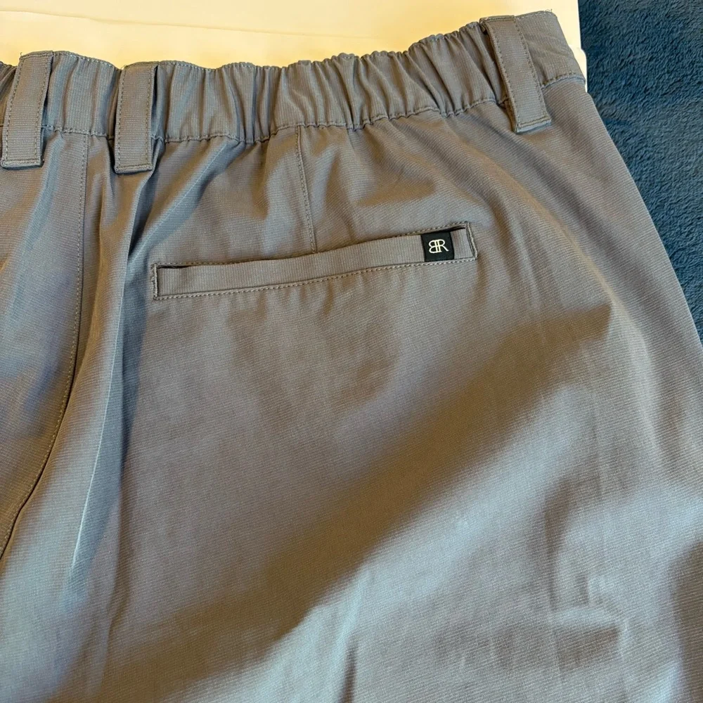 Banana Republic Men's Grey Comfort Flat Front Short Size 38‎